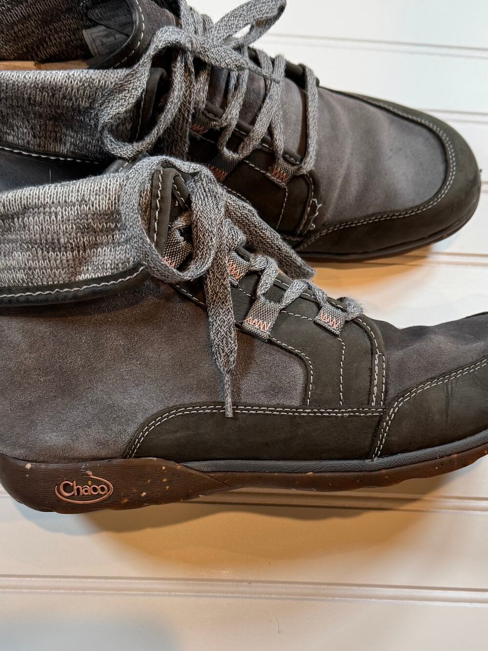 Chaco Women's Barbary waterproof leather boots. Hiking, winter, laceup sz 11